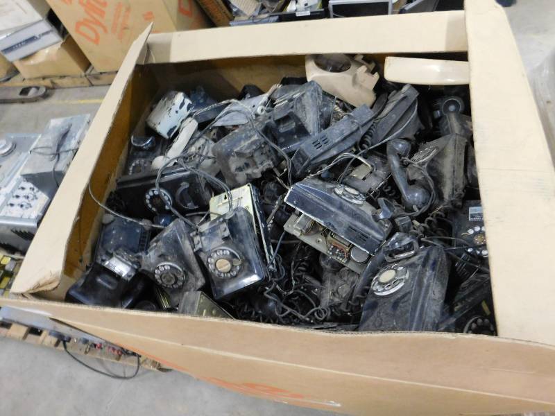 lot 32 image: Large Pallet of Vintage Phones