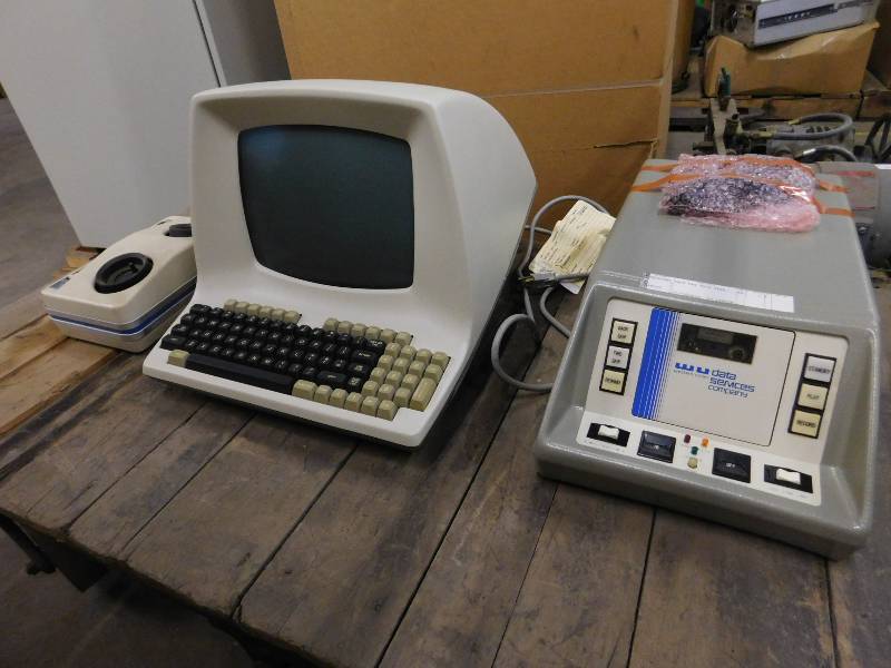 lot 35 image: Vintage Computer