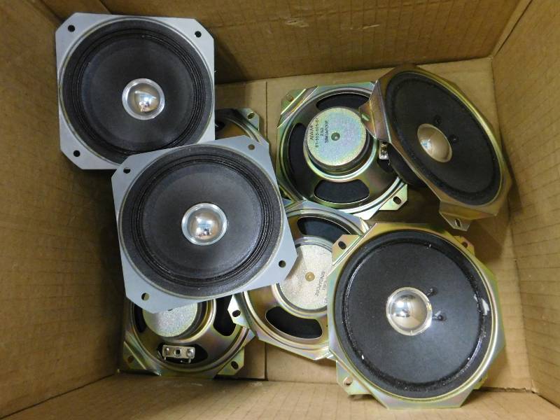 lot 46 image: Large Lot of Speakers #1