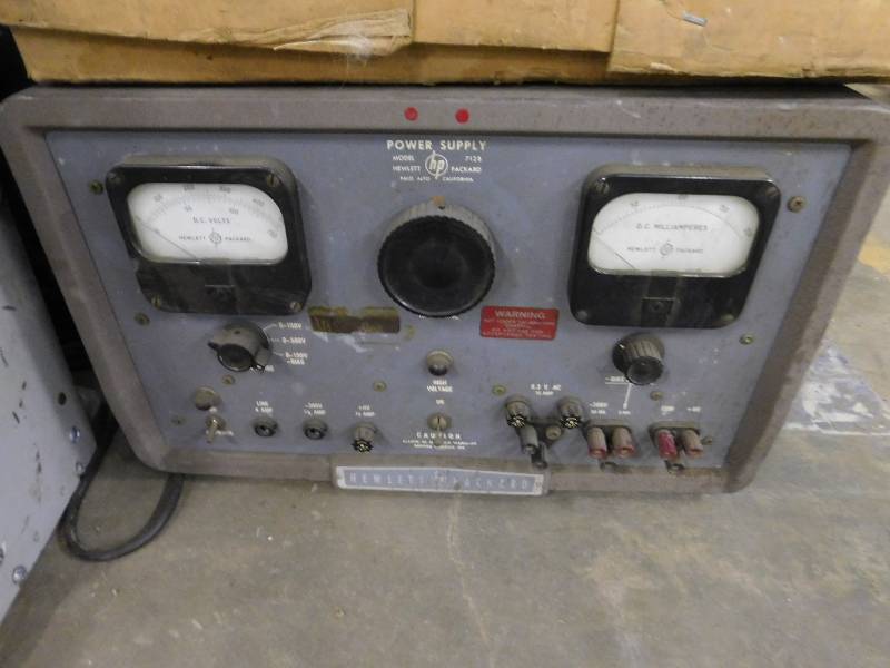lot 50 image: Vintage Electronic Equipment