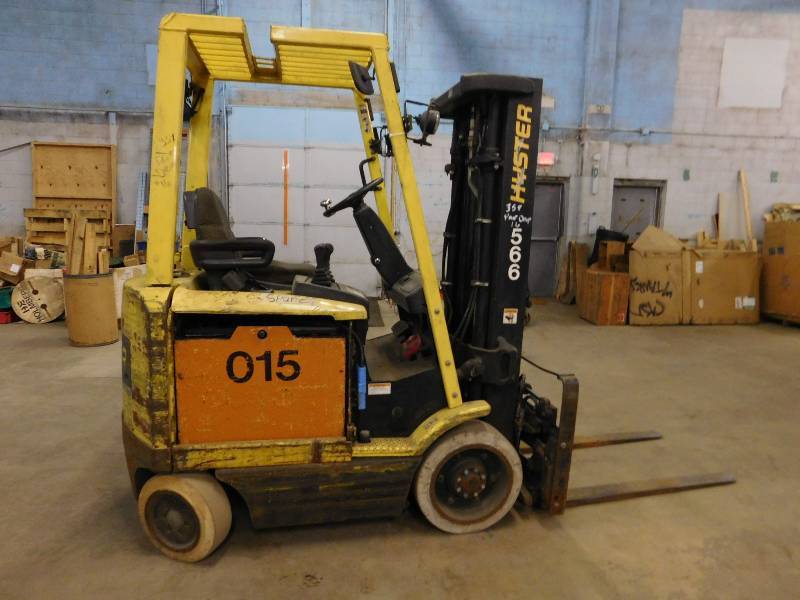 lot 56 image: 2003 Hyster E45XM2-27 Electric Forklift