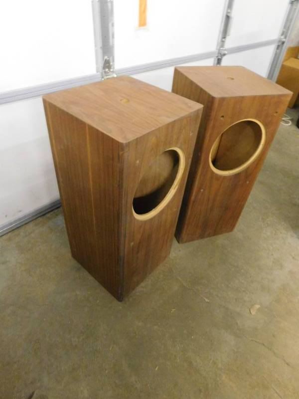 lot 68 image: Speaker Cabinets #1