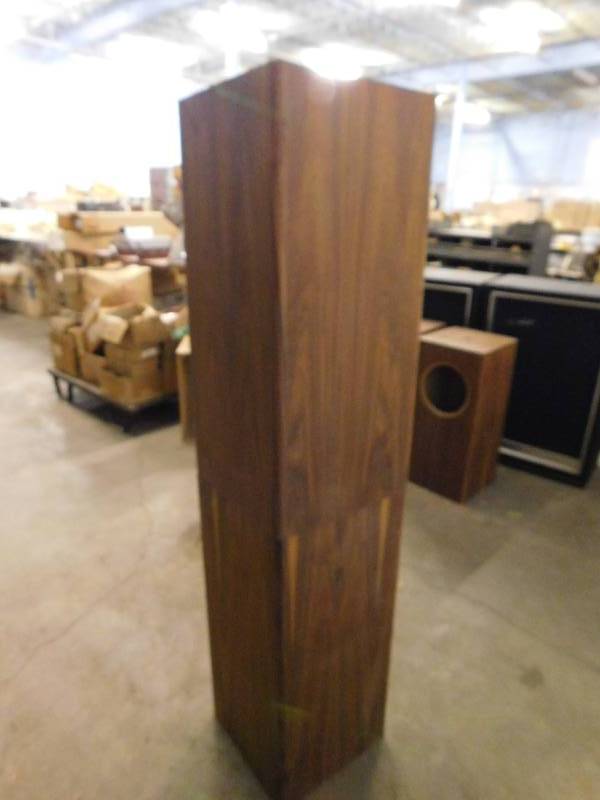 lot 70 image: Speaker Cabinets #2