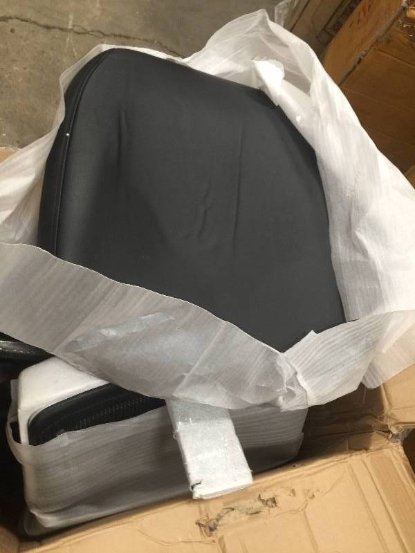 lot 5 image: Flash Furniture 27.25 Inch Contemporary Office Chair open box never used