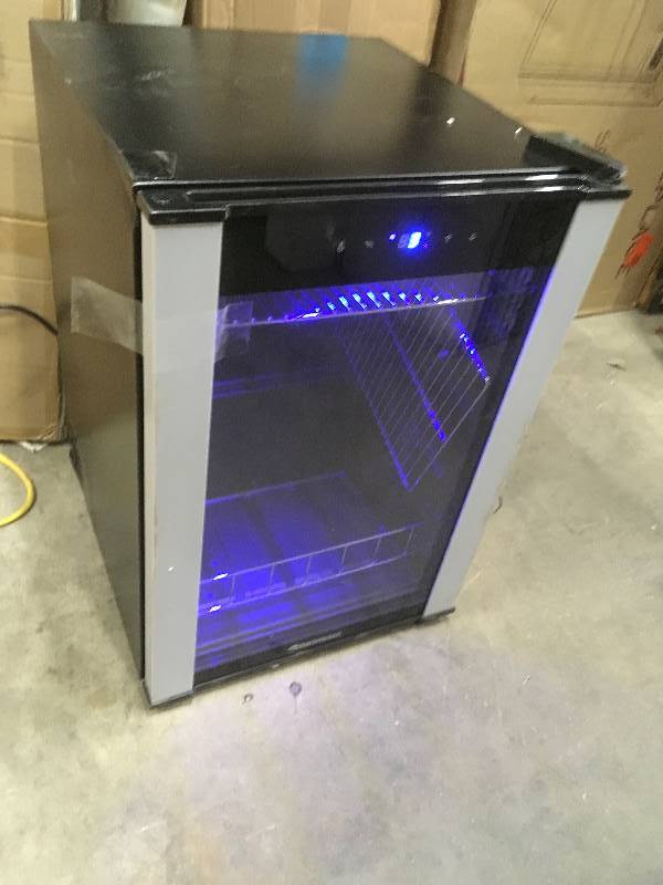 lot 45 image: Wine Enthusiast Beverge Cooler not used