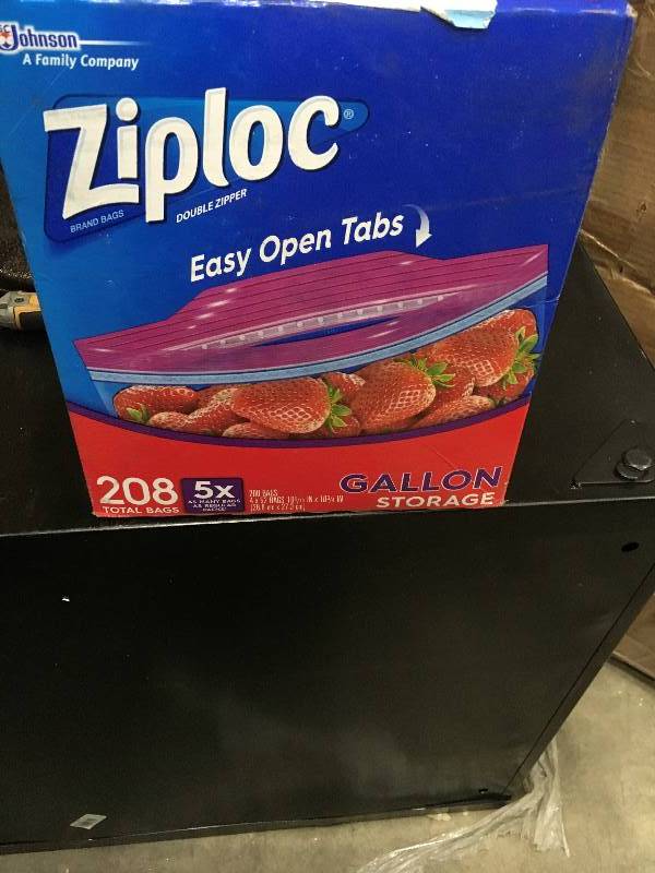 lot 79 image: Ziploc 208 Total Bags, Gallon Storage New