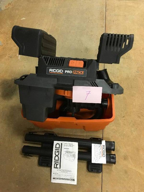 Ridgid 4.5 gal. 5.0-Peak HP Pro Pack Wet Dry Vac WD4522 in like new condition