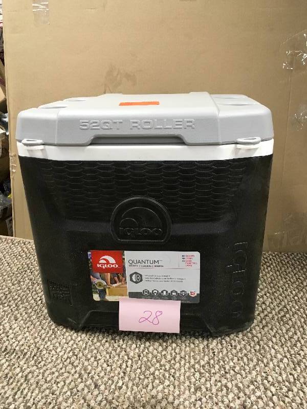 Igloo Quantum Cooler 52 Quartz not used