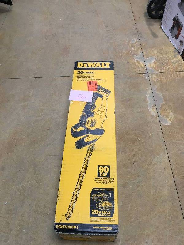 Dewalt 22 in. 20-Volt MAX Lithium-Ion Cordless Hedge Trimmer with 5.0Ah Battery and Charger Included DCHT820P1 not used