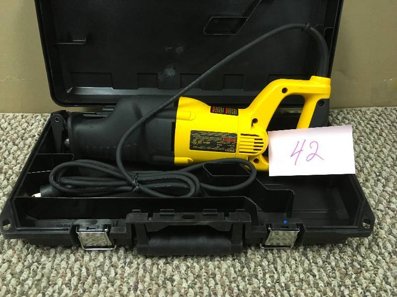 Dewalt DW311 Reciprocating Saw in like new condition