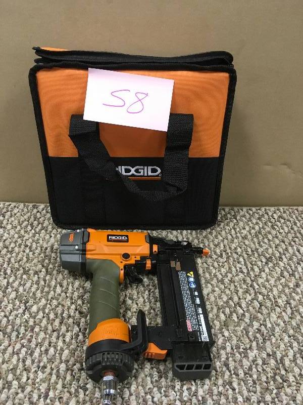 RIDGID 2-18 in. 18-Gauge Brad Nailer Model#  R213BNE in like New conditions