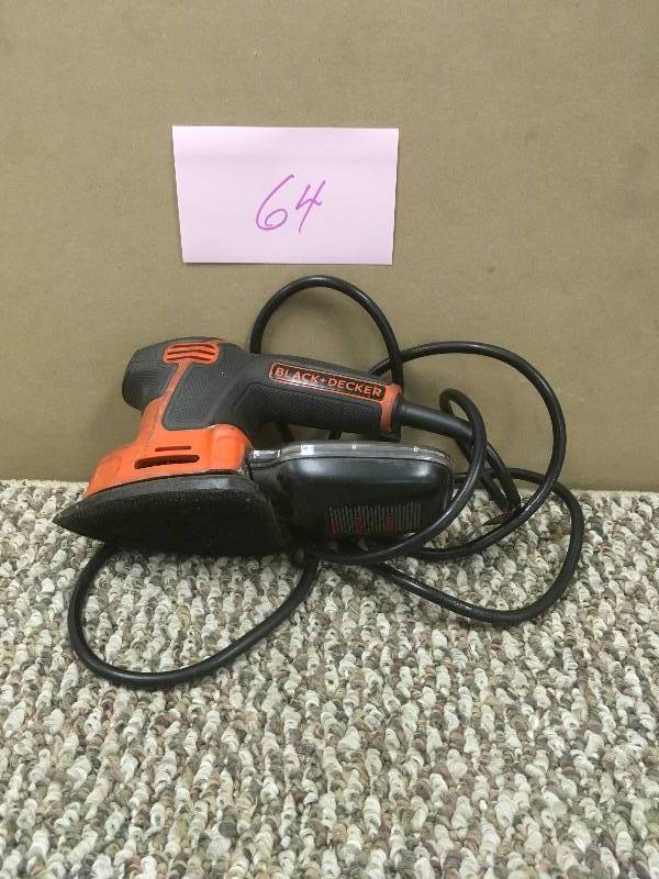 BLACKDECKER Mouse 1.2 Amp Detail Sander in working conditions