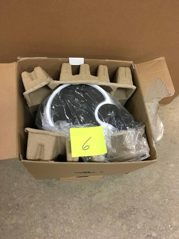 lot 6 image: GoWISE USA 3.7 Qt. Air Fryer with 8-Cook Presets not used