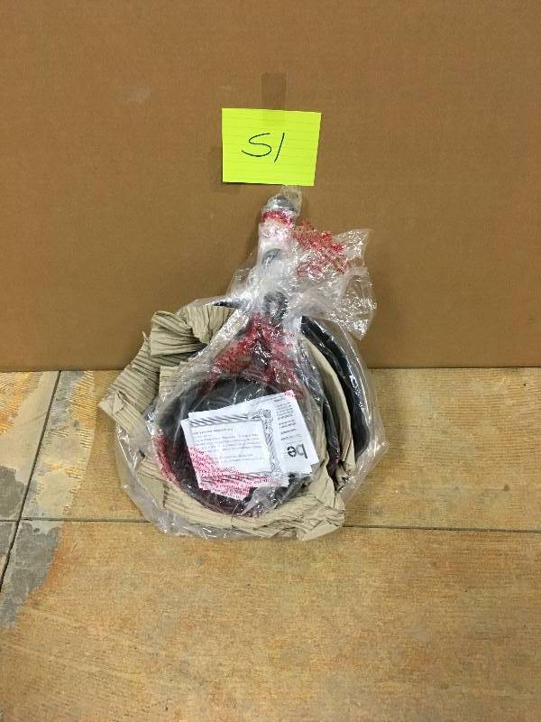 lot 51 image: Tabletop Unlimitied 3 pc. Cast Iron Fry Pan with Spouts New