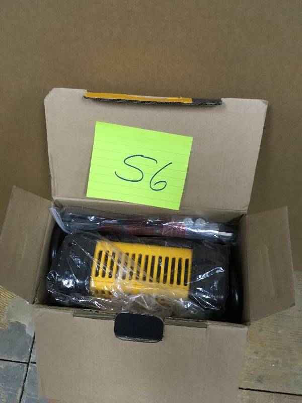 lot 56 image: CAT 1000 W Power Inverter not used