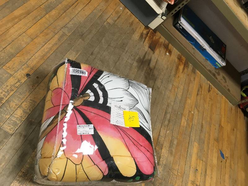 Anuschka 3 Piece Comforter Set  not sused