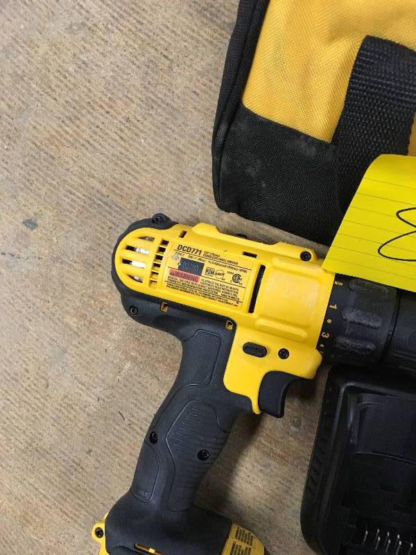 DeWalt 20-Volt MAX Lithiumm-Ion Cordless 12 in. DrillDriver Kit  in working conditions