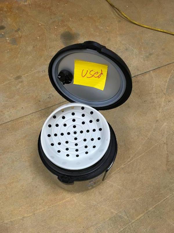 Aroma Professional Plus Rice Cooker Multicooker in working conditions