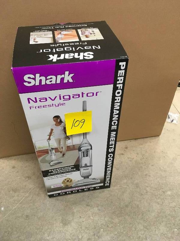 Shark SV1106 Navigator Cordless Bagless Upright Vacuum not used