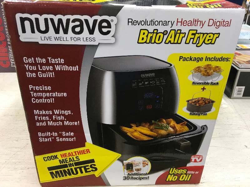 lot 211 image: BRIO 3QT DIGITAL AIRFRYER