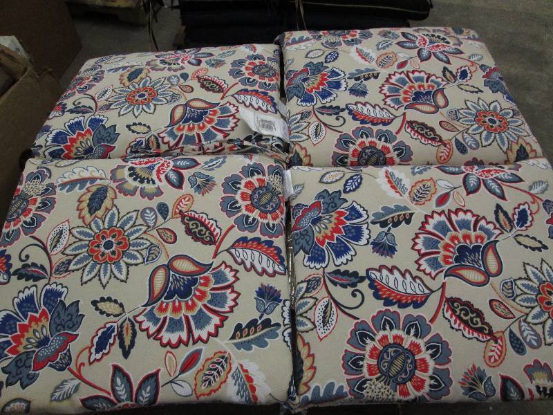 lot 6 image: Lot of 2 Floral Patterned Hampton B...
