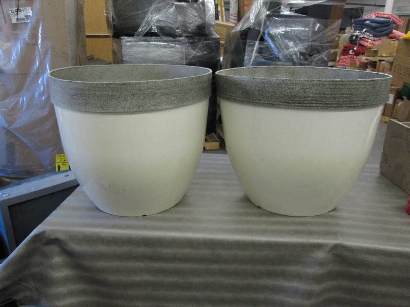 lot 38 image: Lot of 2- 22 inch Sanibel White Res...