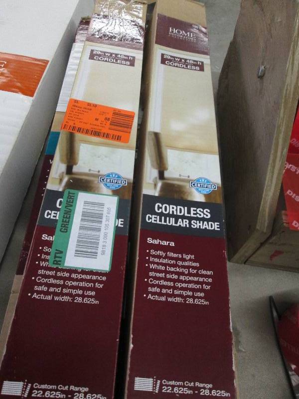 lot 71 image: Lot of 2 Home Decorators Collection...