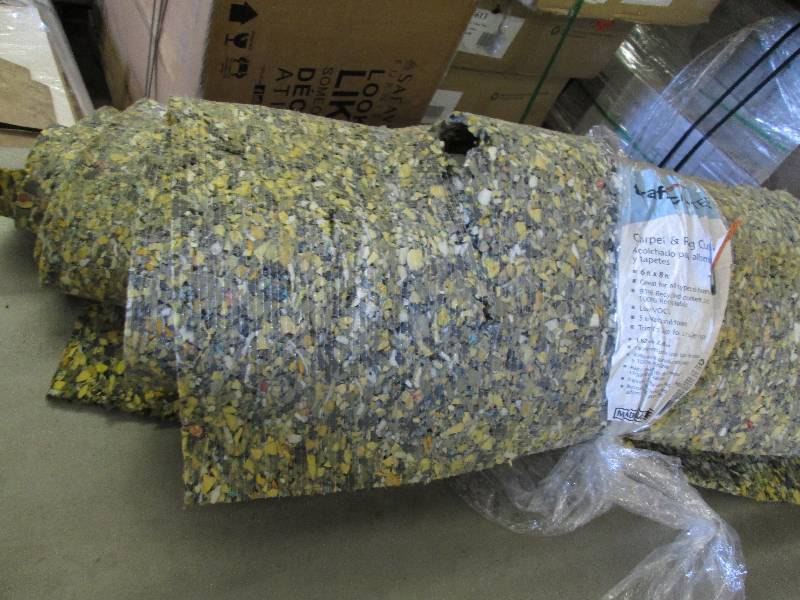lot 152 image: Damaged Roll 6x8 ft Carpet Cushion ...