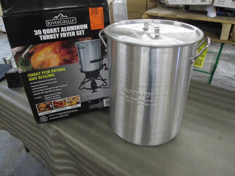 lot 207 image: 30 Quart Turkey Fryer- pot only...