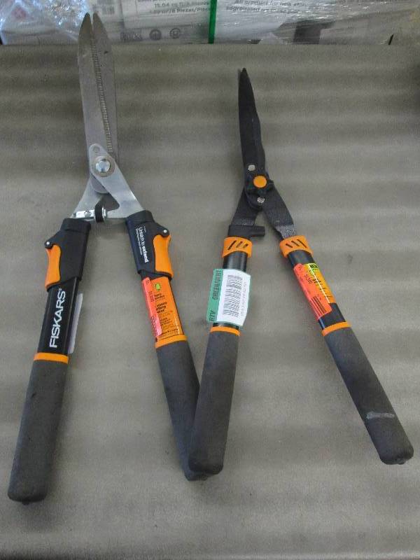 lot 217 image: Lot of 2 Fiskars Shears...