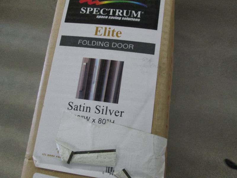 lot 238 image: Spectrum 48 in. x 80 in. Elite Viny...