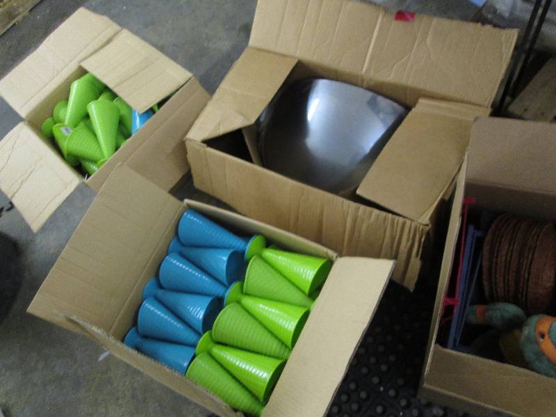 lot 257 image: 2 Cases of Plastic Sundae Cups, Shi...