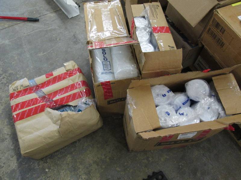lot 259 image: Lot of 4 Cases of Assorted Drink Cu...