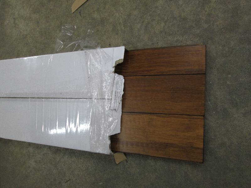 lot 323 image: 7 Cases Home Decorators Collection ...