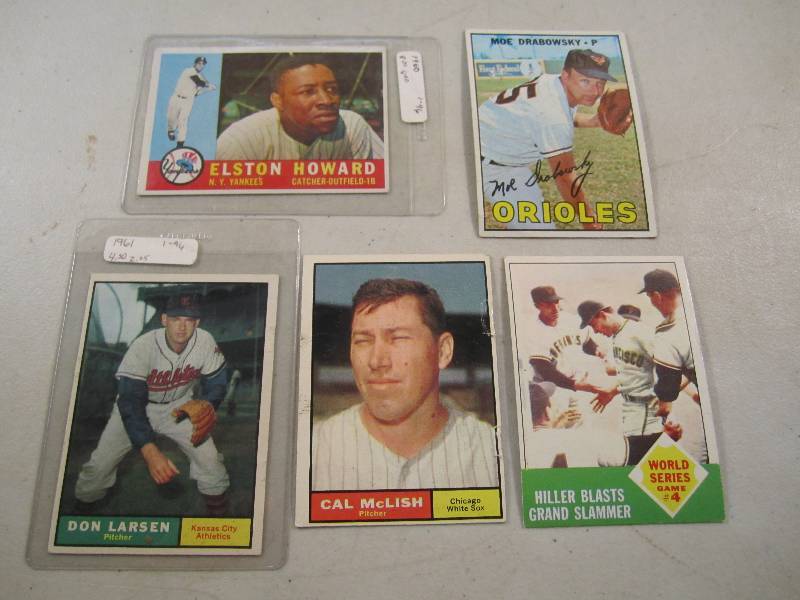 Lot of 5 - 1960s Topps Baseball Ca...