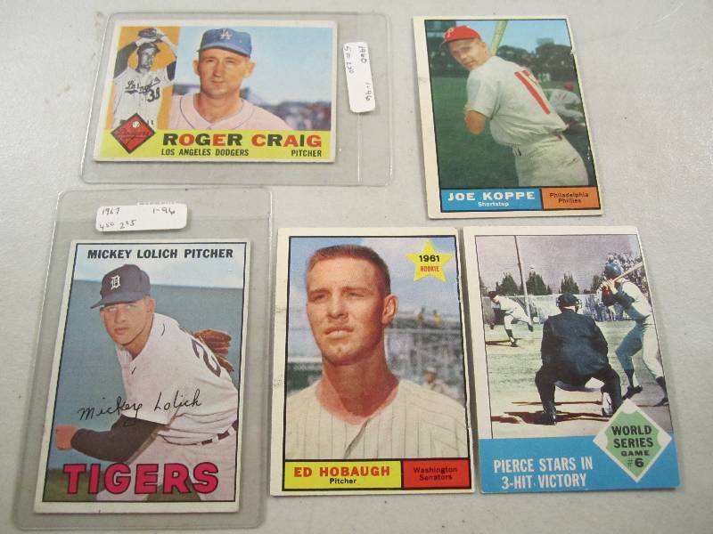 Lot of 5 - 1960s Topps Baseball Ca...