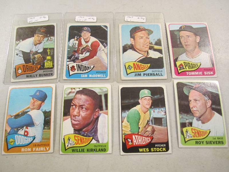 Lot of 8 - 1965 Topps Baseball Card...