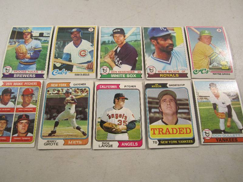 Lot of 10 Various 1970s Topps Base...