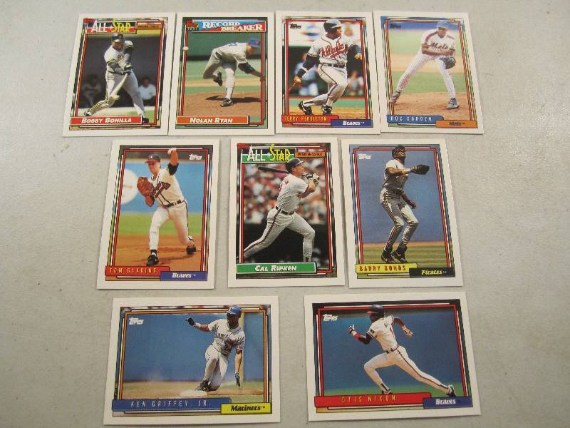 Lot of 9 Early 1990s Topps Basebal...