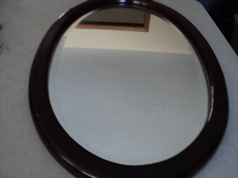 lot 8 image: 19 x 33 oval mirror...