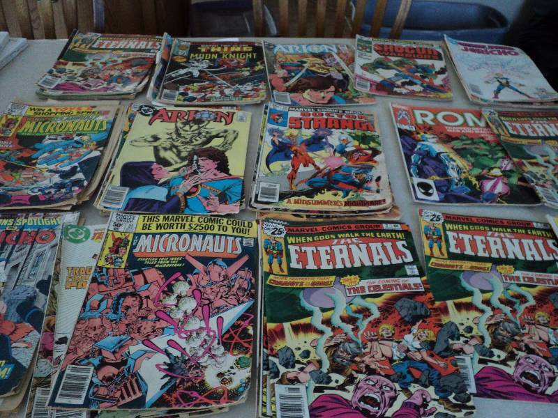 lot 9 image: 36 comics...