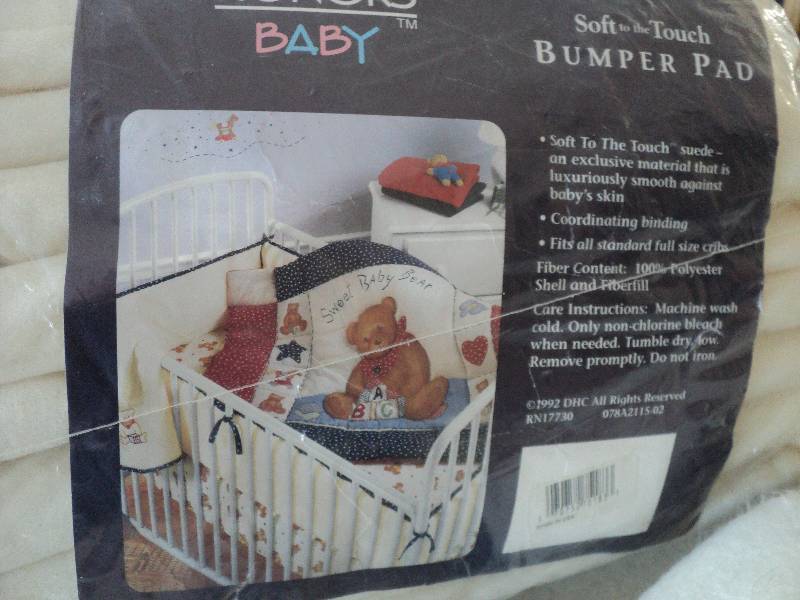 lot 12 image: Honors Baby Crib Set - new...