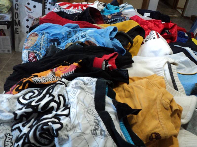 lot 15 image: Boys and Mens clothing - various ...