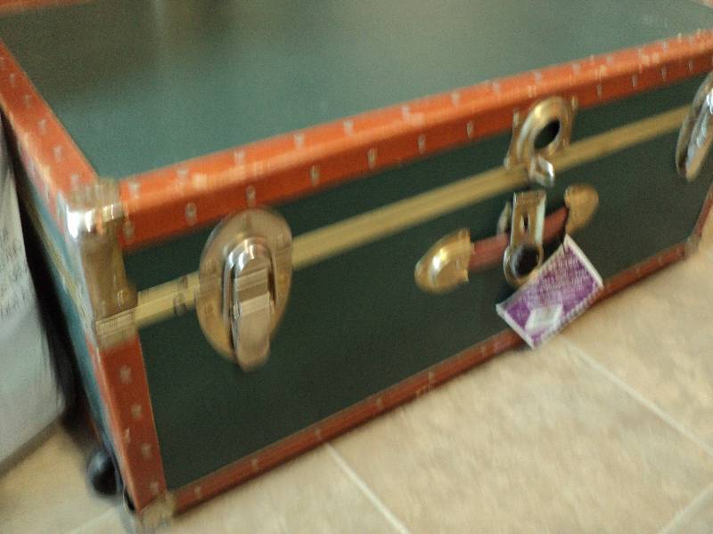 lot 18 image: Seward Foot Locker on wheels...