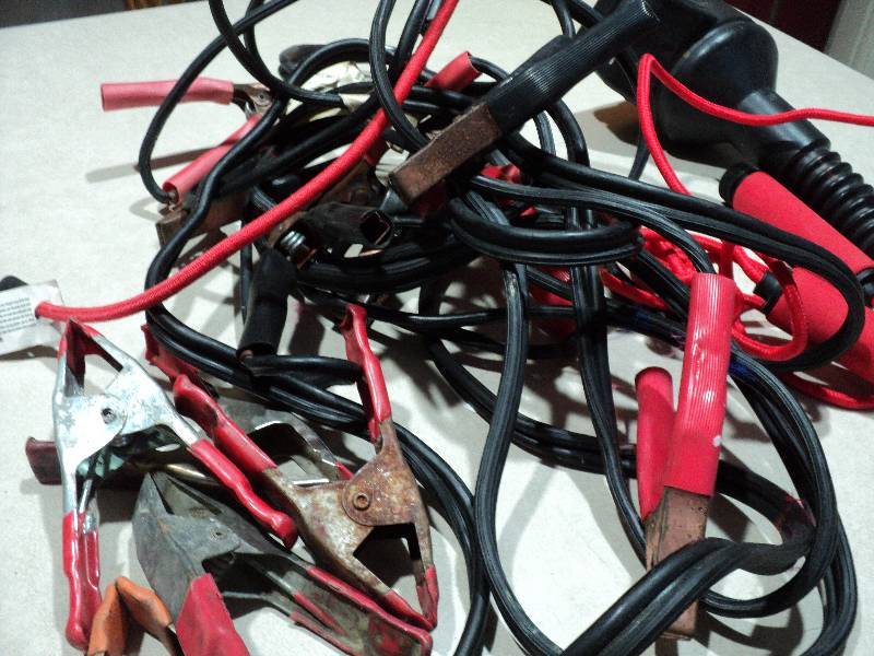 lot 27 image: Jumper cables and clamps etc...