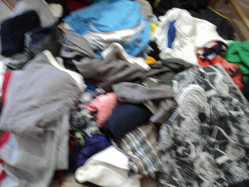 lot 47 image: Huge lot of boys used clothing - si...