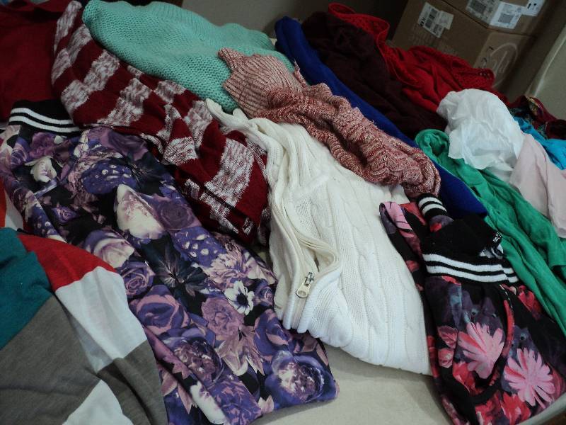 lot 49 image: Womens clothing - some new size XL...