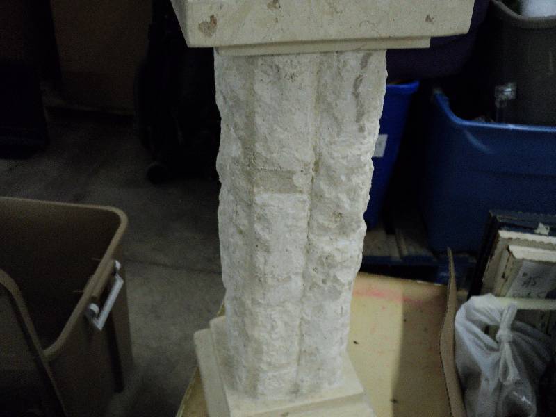 lot 69 image: Heavy pedestal...
