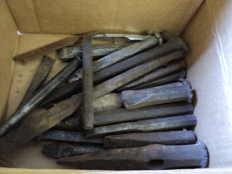 lot 84 image: Tools - all pictured...