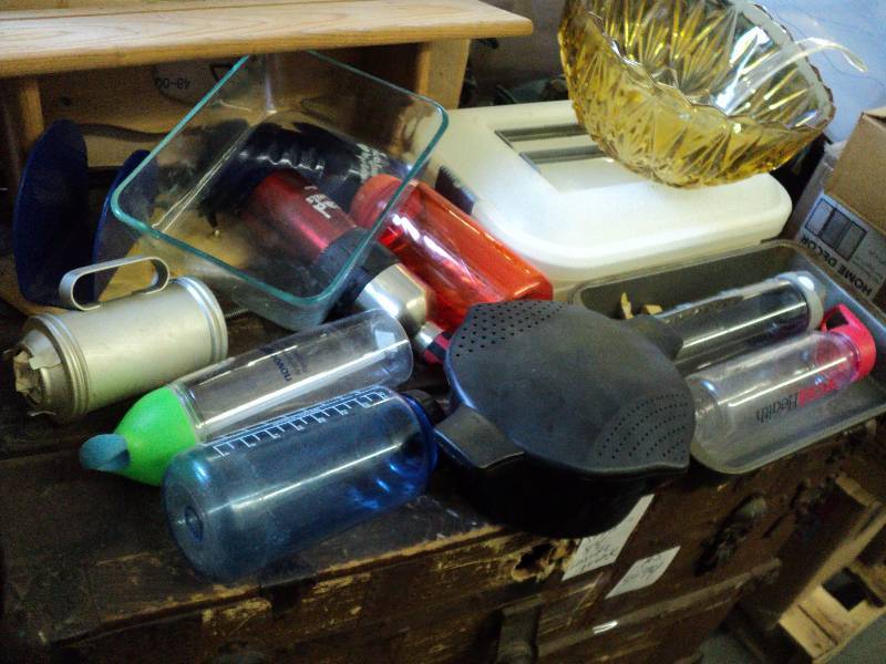 lot 85 image: Tub of cookware and glassware...